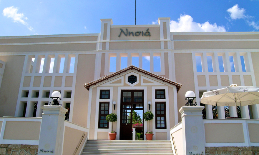  Η Vinoterra Resto & Cava σαλπάρει για Σπέτσες