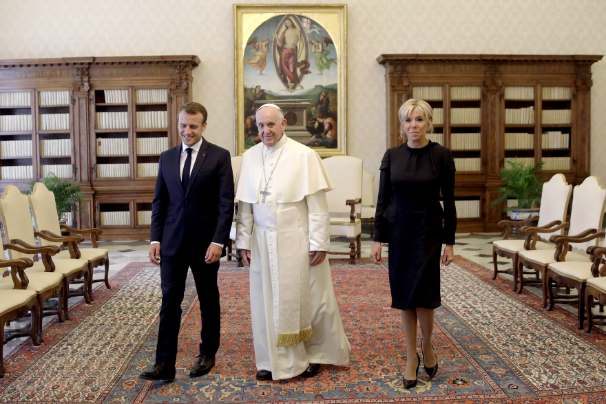Το ζεύγος Μακρόν στο Βατικανό 