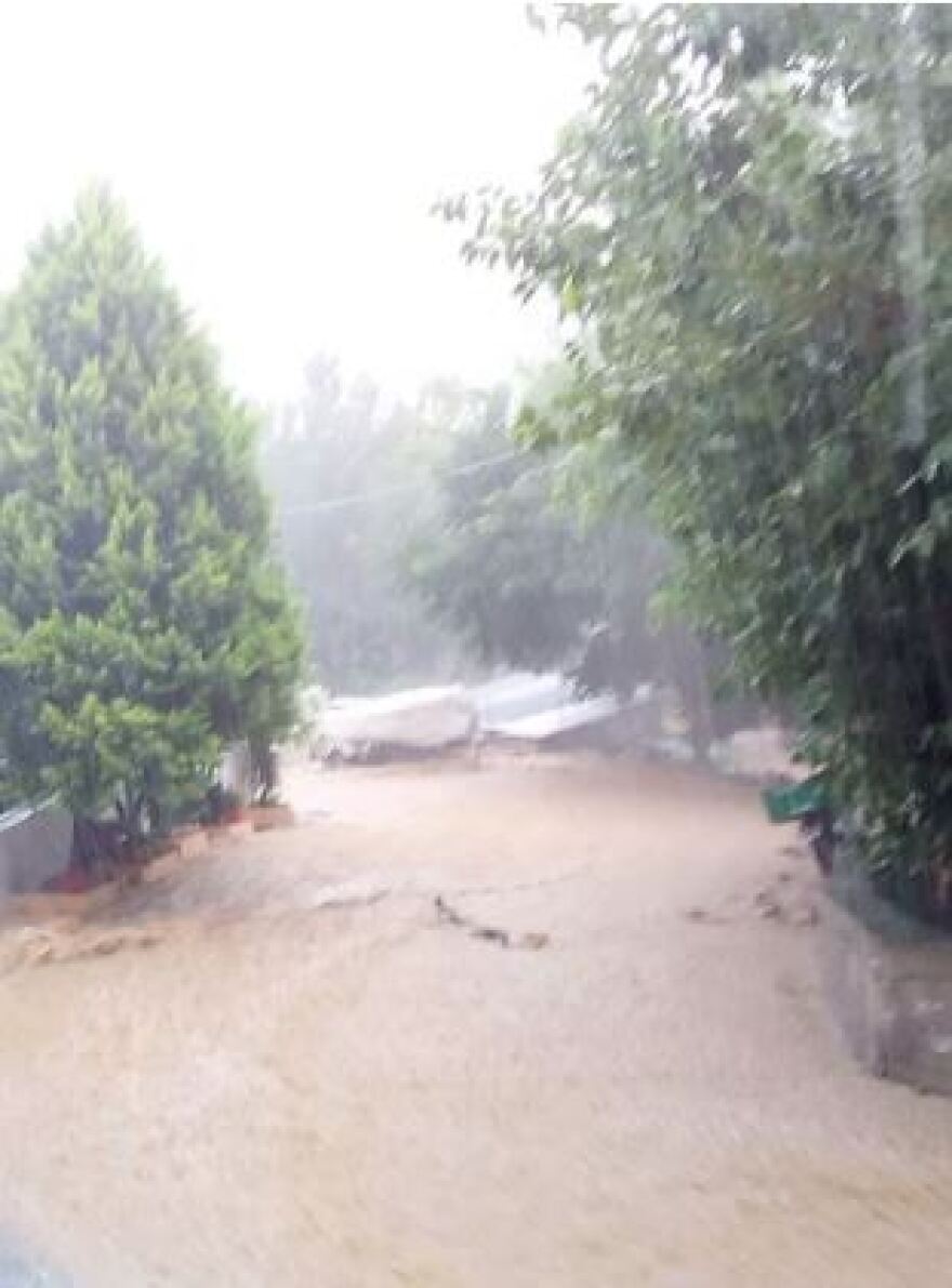 «Άνοιξαν οι ουρανοί» στη Μαγνησία - Δείτε πού θα «χτυπήσει» τις επόμενες ώρες η κακοκαιρία