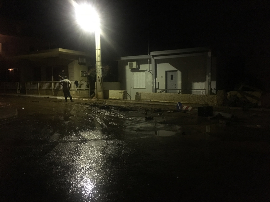 Δείτε βίντεο-σοκ από τις πλημμύρες που έπνιξαν την Τρίτη τη Μάνδρα!