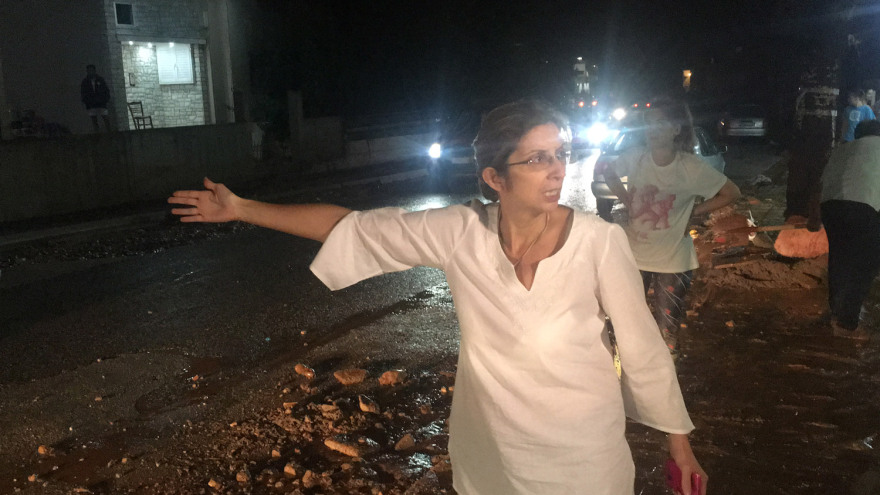 Δείτε βίντεο-σοκ από τις πλημμύρες που έπνιξαν την Τρίτη τη Μάνδρα!