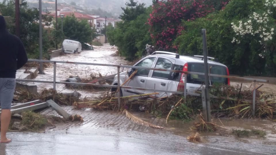 Άνοιξαν οι ουρανοί στη Χαλκιδική - Βούλιαξε η Νικήτη