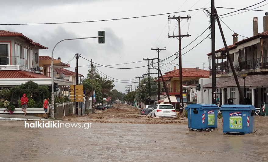 Άνοιξαν οι ουρανοί στη Χαλκιδική - Βούλιαξε η Νικήτη