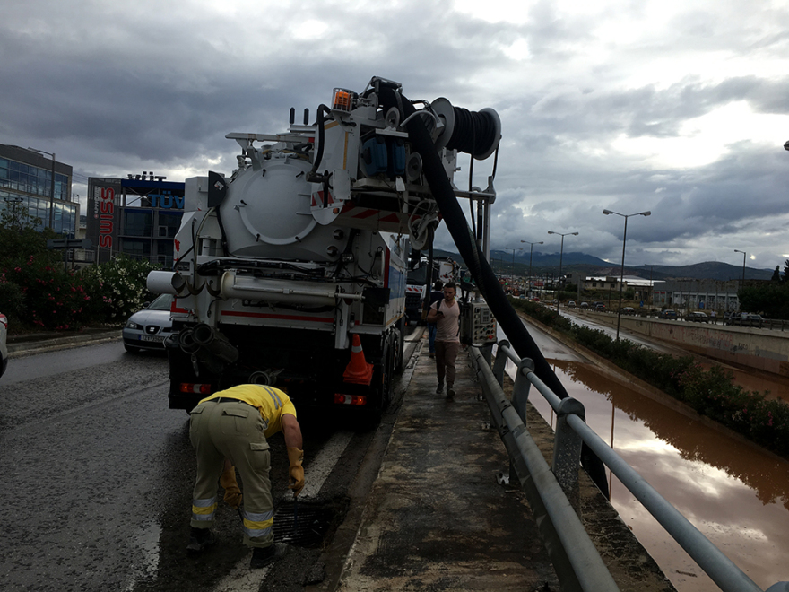 Αποκαθίσταται η κυκλοφορία στην Αθηνών-Κορίνθου - Πολύωρη ταλαιπωρία για χιλιάδες οδηγούς