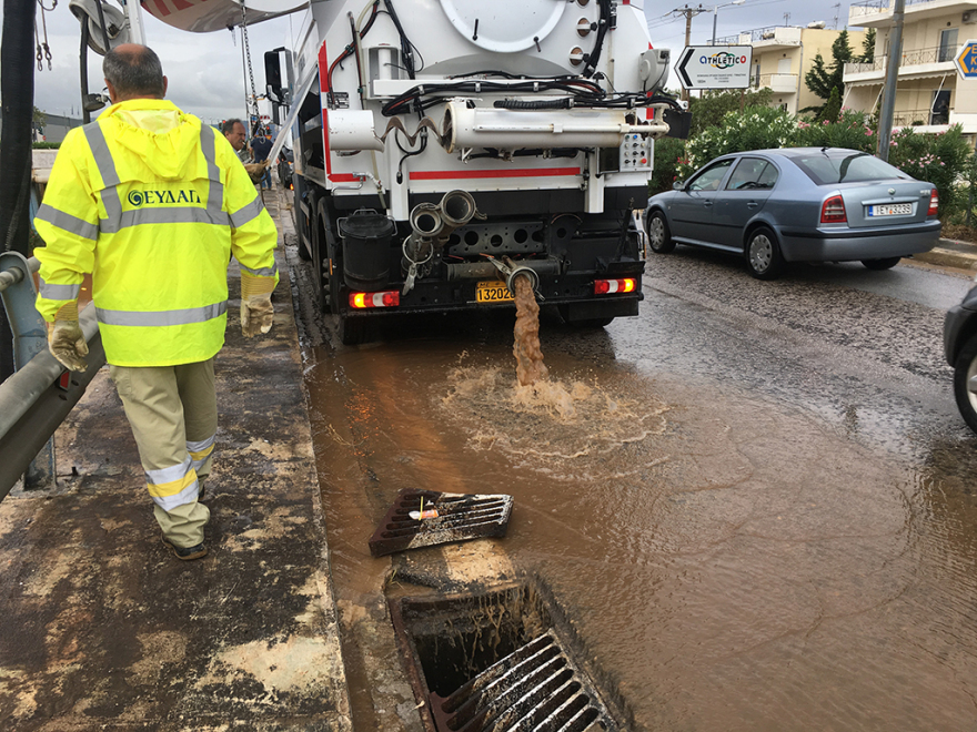 Αποκαθίσταται η κυκλοφορία στην Αθηνών-Κορίνθου - Πολύωρη ταλαιπωρία για χιλιάδες οδηγούς