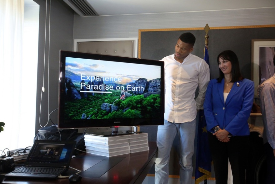 Το «κάρφωμα» του Αντετοκούνμπο στο νέο σποτ του ΕΟΤ: Αυτή είναι η χώρα μου, η Ελλάδα