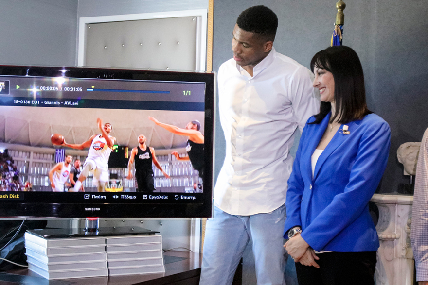 Το «κάρφωμα» του Αντετοκούνμπο στο νέο σποτ του ΕΟΤ: Αυτή είναι η χώρα μου, η Ελλάδα