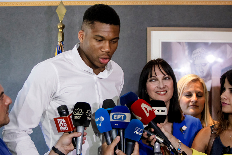 Το «κάρφωμα» του Αντετοκούνμπο στο νέο σποτ του ΕΟΤ: Αυτή είναι η χώρα μου, η Ελλάδα