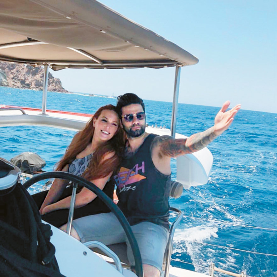 Visit My Greece:  Ο Θοδωρής και η Σίσσυ  έγιναν travel vloggers 