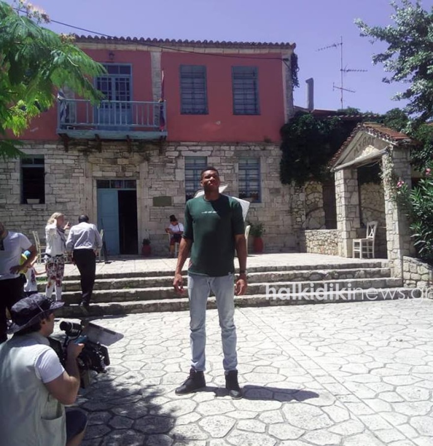 Στην Άφυτο για να διαφημίσει τη Χαλκιδική ο Αντετοκούνμπο