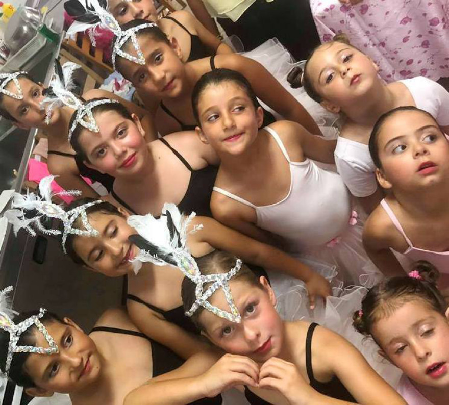 Οι “κύκνοι” της Κάσου, η σπουδαία δασκάλα και η κρατική αδιαφορία