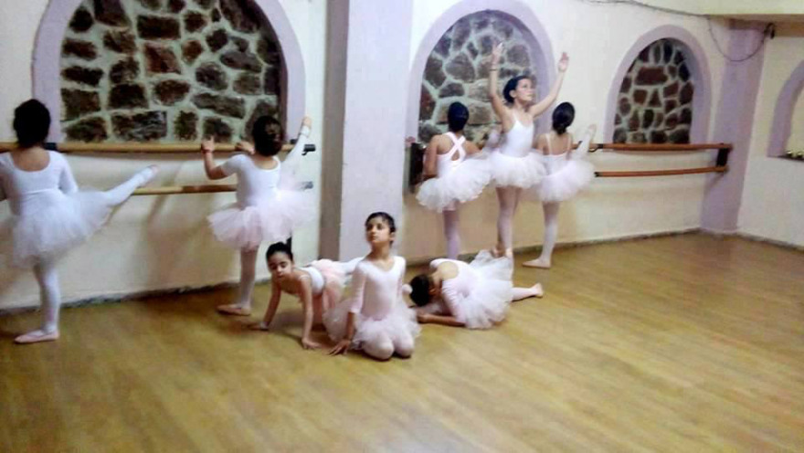 Οι “κύκνοι” της Κάσου, η σπουδαία δασκάλα και η κρατική αδιαφορία