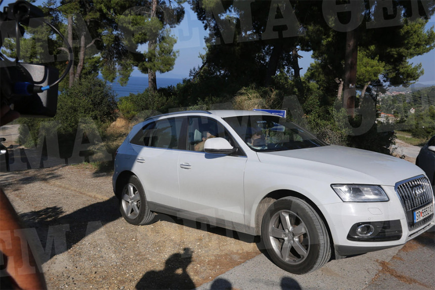  Αποκλειστικές φωτογραφίες Ζάεφ την ώρα που φεύγει από τη Χαλκιδική 