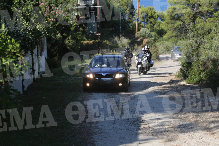  Αποκλειστικές φωτογραφίες Ζάεφ την ώρα που φεύγει από τη Χαλκιδική 