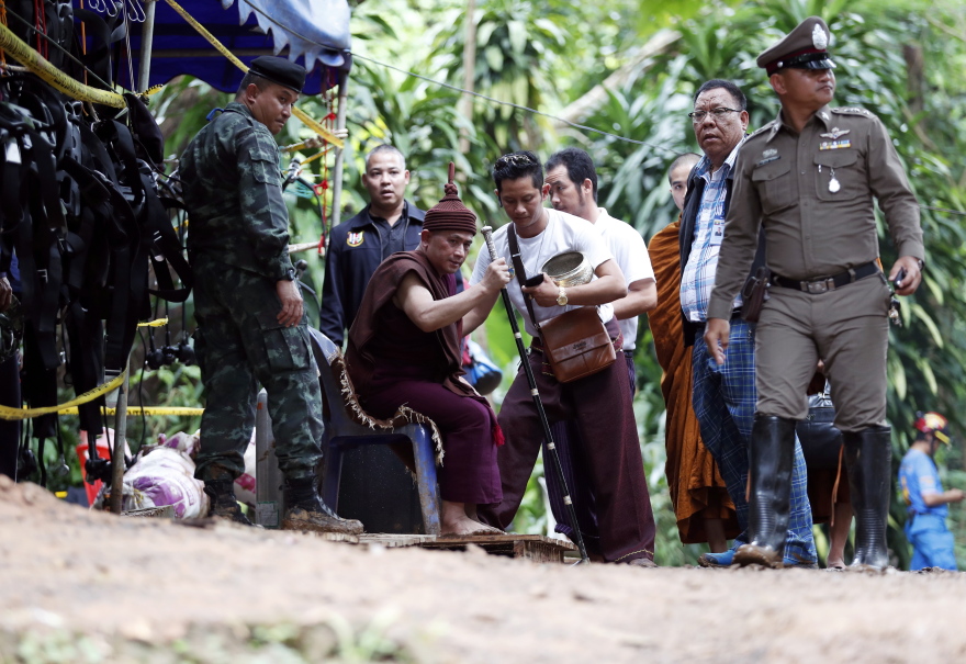 Ταϊλάνδη: Τα παιδιά πρέπει να μάθουν κατάδυση ή να περιμένουν να τελειώσει η εποχή των μουσώνων!