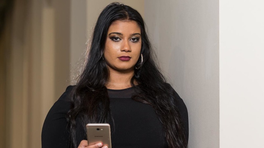 Σοκ για 18χρονη που «γκούγκλαρε» το όνομά της και βρήκε δεκάδες αρρωστημένες εικόνες πορνό!