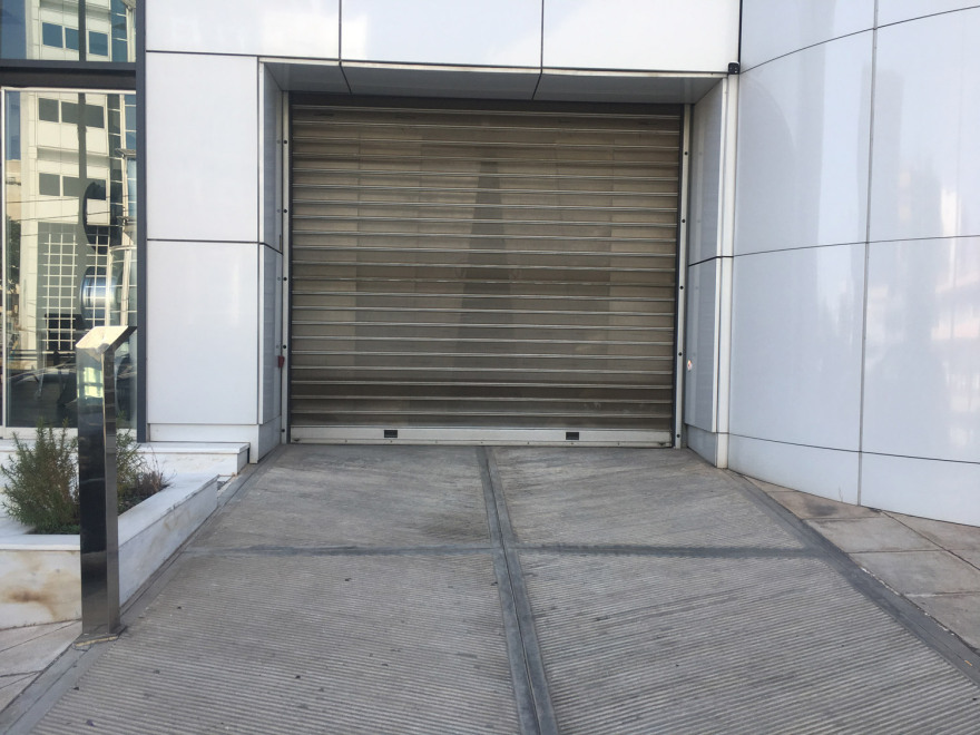 Θρίλερ με τον θάνατο του ορκωτού λογιστή που έπεσε με το αυτοκίνητό του στο φρεάτιο γκαράζ στη Νέα Σμύρνη