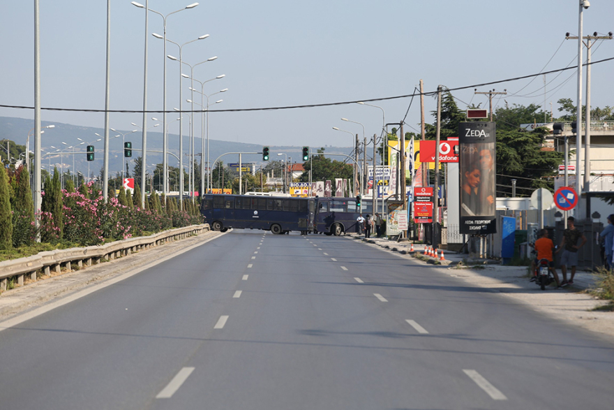Θεσσαλονίκη: Ένταση στην πορεία για τη Μακεδονία, με ΜΑΤ οι διαδηλώσεις κατά του Τσίπρα - Τραυματίστηκε αστυνομικός