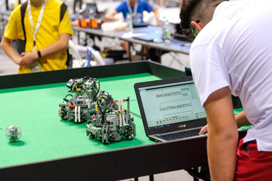 Με 12 ομάδες η ελληνική αποστολή στην Ολυμπιάδα Εκπαιδευτικής Ρομποτικής 