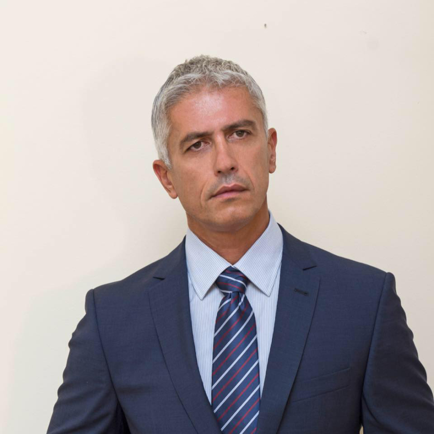 Άλιμος: Σοκ από τον ληστή που πυροβολούσε μέσα στον κόσμο - Η ΕΛΑΣ ψάχνει DNA στα τρία οχήματα που χρησιμοποίησε