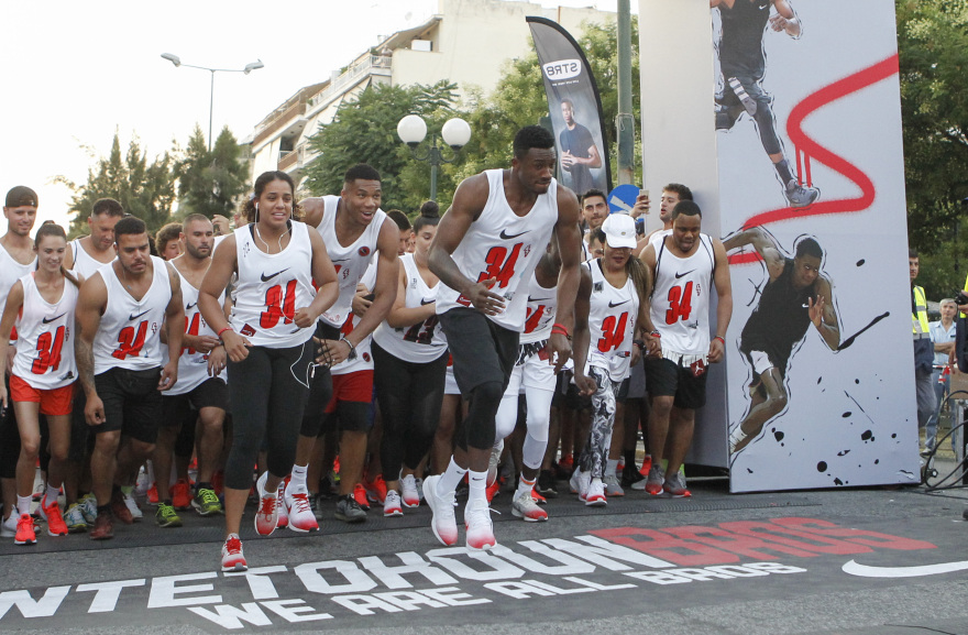 Φωτογραφίες: Ο Γιάννης Αντετοκούνμπο και τα αδέλφια του τρέχουν για την «Κιβωτό του Κόσμου»