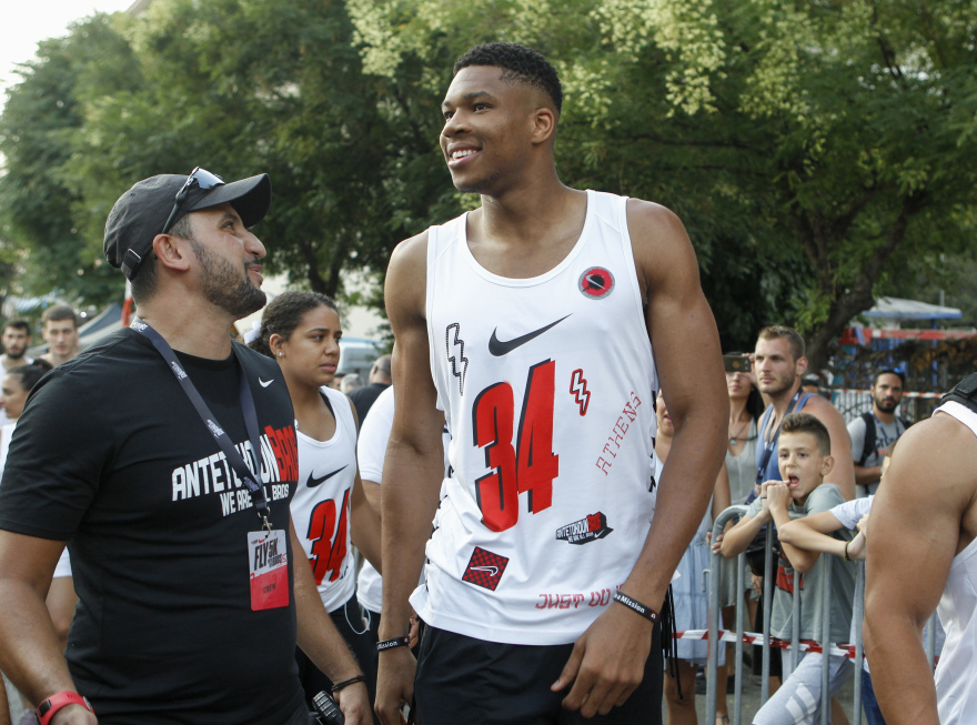 Φωτογραφίες: Ο Γιάννης Αντετοκούνμπο και τα αδέλφια του τρέχουν για την «Κιβωτό του Κόσμου»