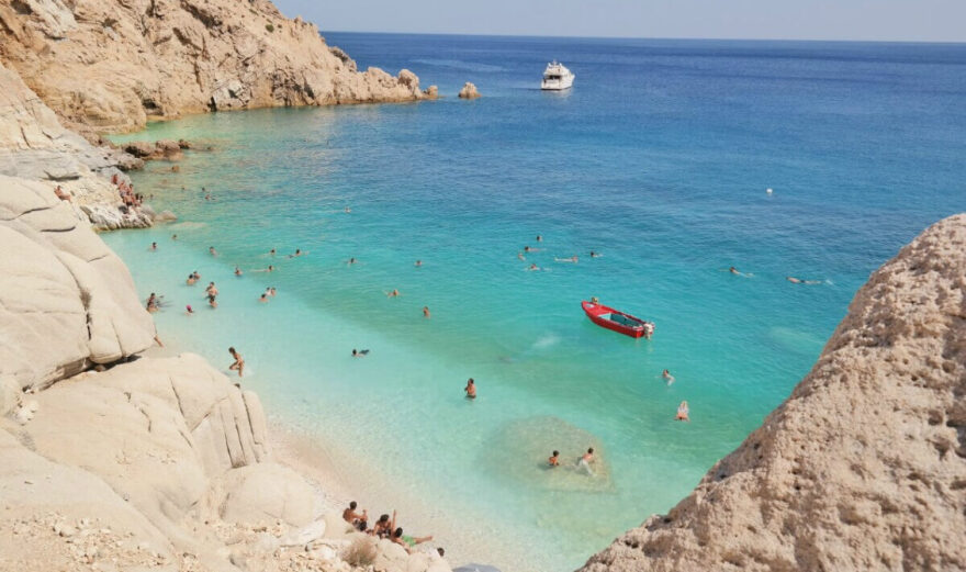 Η Telegraph αποκαλύπτει τα καλά κρυμμένα μυστικά 20 ελληνικών νησιών