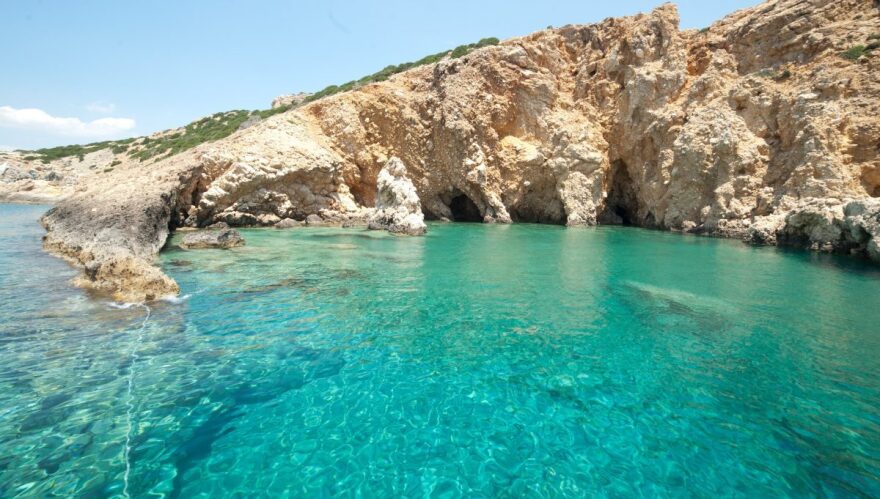 Η Telegraph αποκαλύπτει τα καλά κρυμμένα μυστικά 20 ελληνικών νησιών