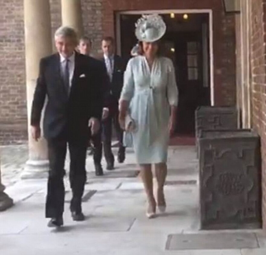 Βάπτιση πρίγκιπα Λούις: Βίντεο και φωτογραφίες από την τελετή 