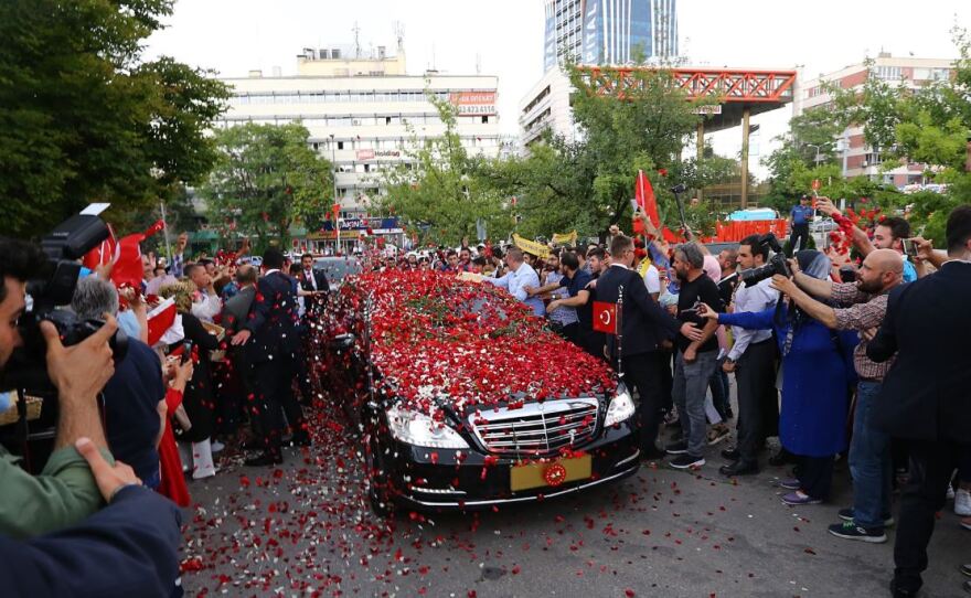 Εγένετο... σουλτάνος ο Ερντογάν: Ορκίστηκε πρόεδρος και άλλαξε το πολίτευμα της Τουρκίας