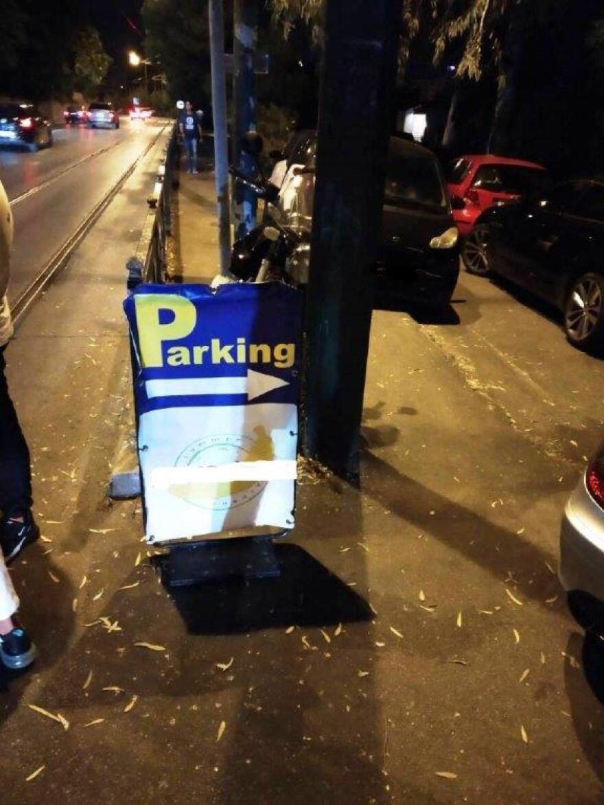 Έφοδος σε νυχτερινά κέντρα: «Χειροπέδες» σε παρκαδόρους και υπεύθυνους καταστημάτων