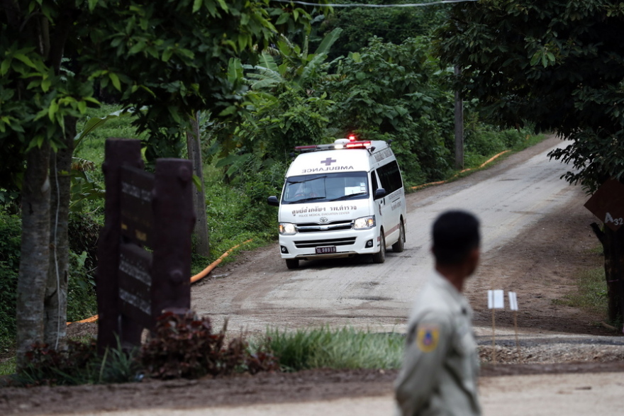 Ταϊλάνδη: «Θαύμα ή επιστήμη, οι 13 "Αγριόχοιροι" είναι τώρα έξω από το σπήλαιο!», έγραψαν οι Thai Navy Seals