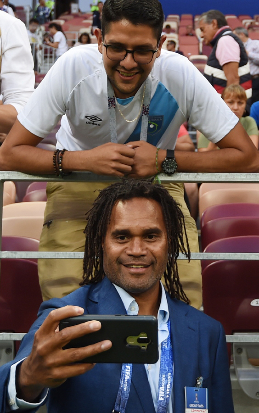 Κροατία-Αγγλία: Καρεμπέ, Μικ Τζάγκερ και εντυπωσιακά κορίτσια στη μάχη της εξέδρας