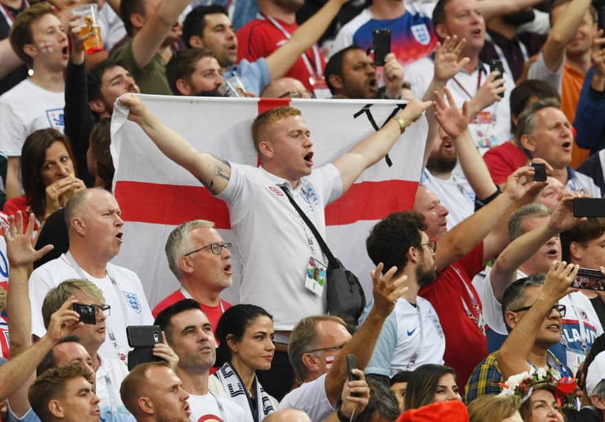 Κροατία-Αγγλία: Καρεμπέ, Μικ Τζάγκερ και εντυπωσιακά κορίτσια στη μάχη της εξέδρας