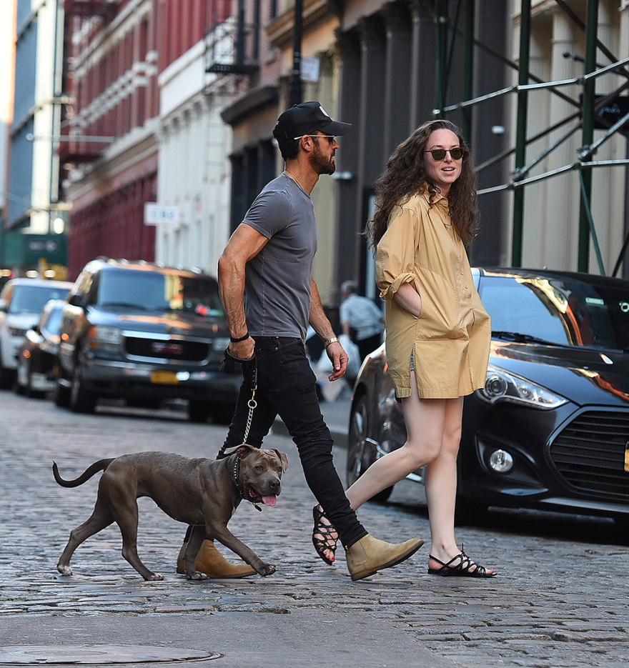 Ο πρώην σύζυγος της Τζένιφερ Άνιστον βολτάρει με νέα σύντροφο; 