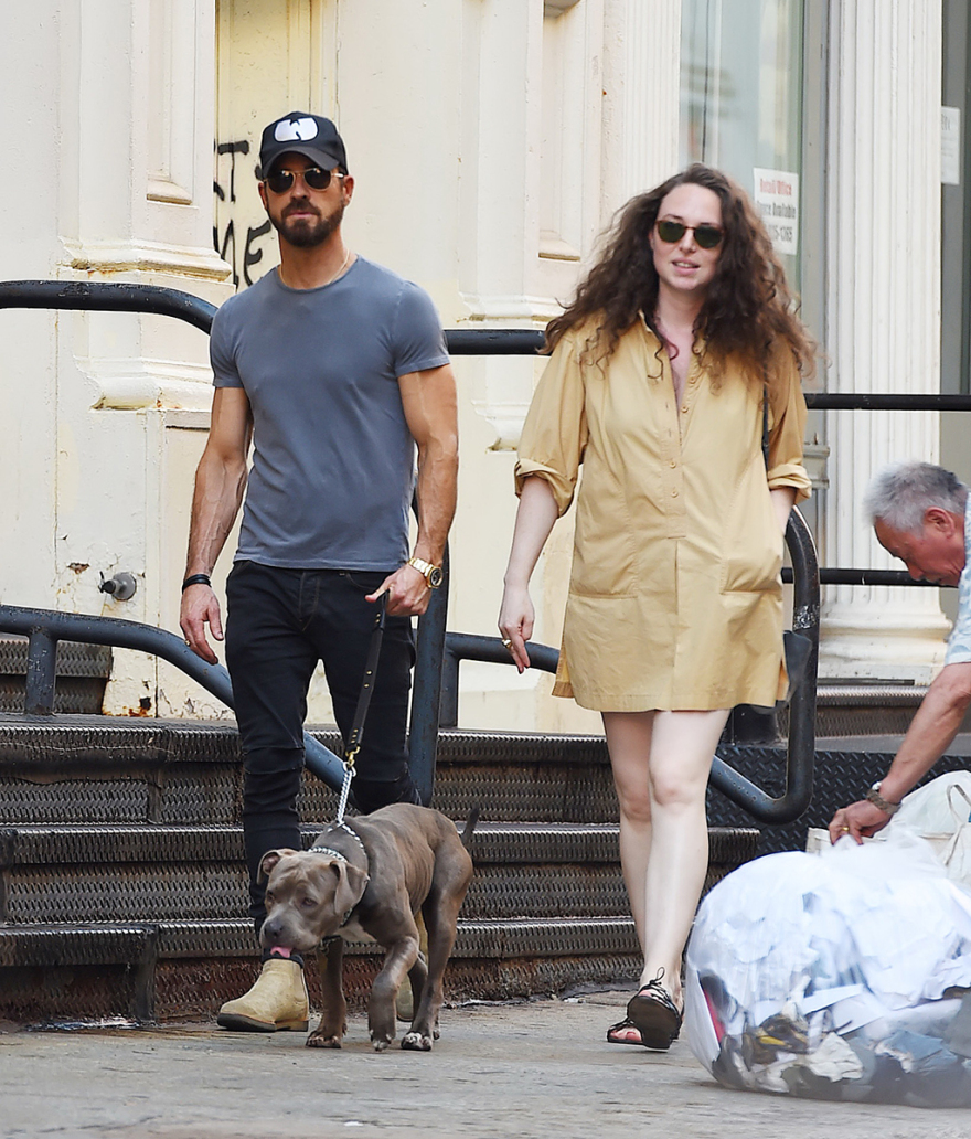 Ο πρώην σύζυγος της Τζένιφερ Άνιστον βολτάρει με νέα σύντροφο; 