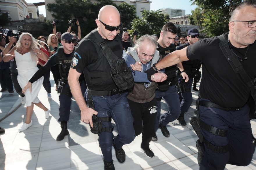 Ξέσπασαν ξανά οι γονείς της Δώρας Ζέμπερη: Μας πήρε το παιδί μας κι εσείς τον προστατεύετε