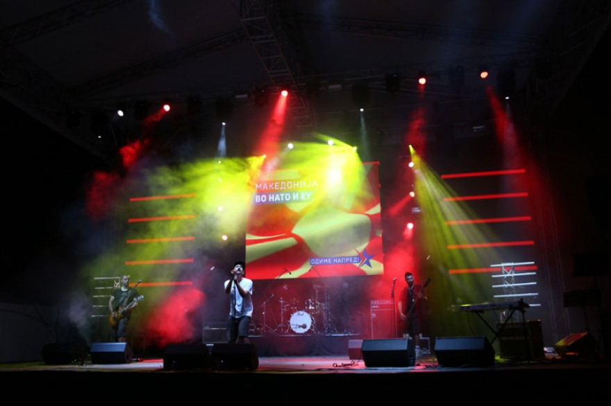 Πανηγύρια Ζάεφ για τη συμφωνία στο Σκοπιανό: Η "Μακεδονία" έχει λόγους να γιορτάζει