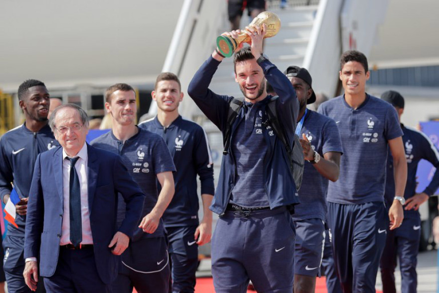 Στις «φλόγες» το Παρίσι! Η Γαλλία υποδέχθηκε τους παγκόσμιους πρωταθλητές