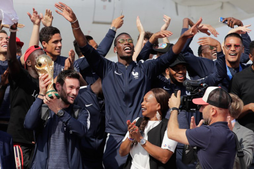 Στις «φλόγες» το Παρίσι! Η Γαλλία υποδέχθηκε τους παγκόσμιους πρωταθλητές