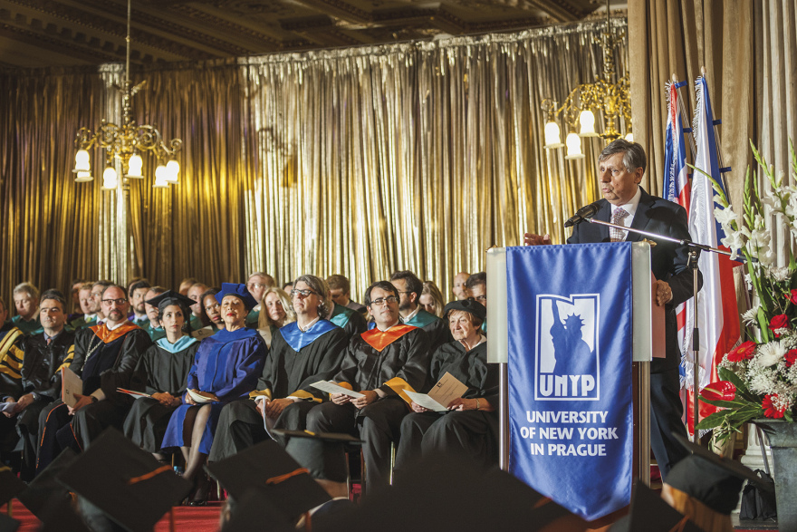 New York College Educational Group: Μεγαλοπρεπείς Αποφοιτήσεις με Διεθνές Αποτύπωμα