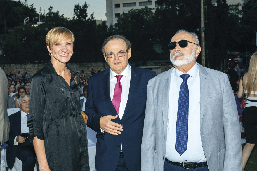 New York College Educational Group: Μεγαλοπρεπείς Αποφοιτήσεις με Διεθνές Αποτύπωμα