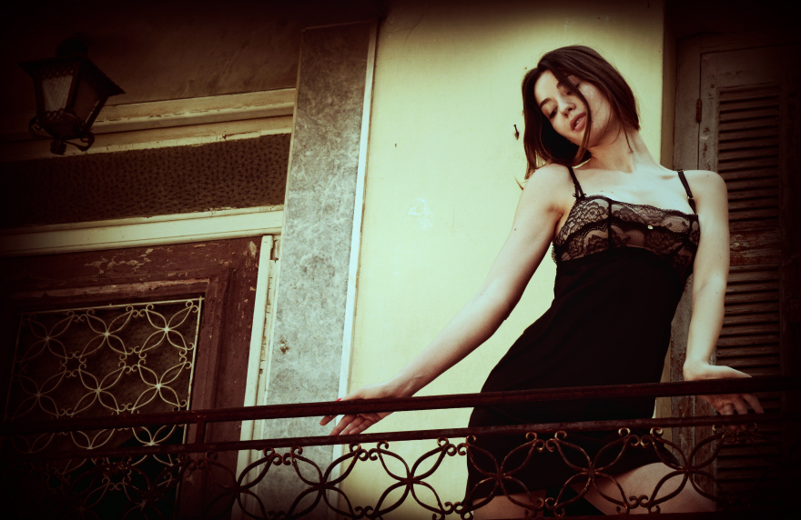 Σιντορέλα Τόλη: Εξι χρόνια μετά το Next Top Model κάνει καριέρα στην Κίνα