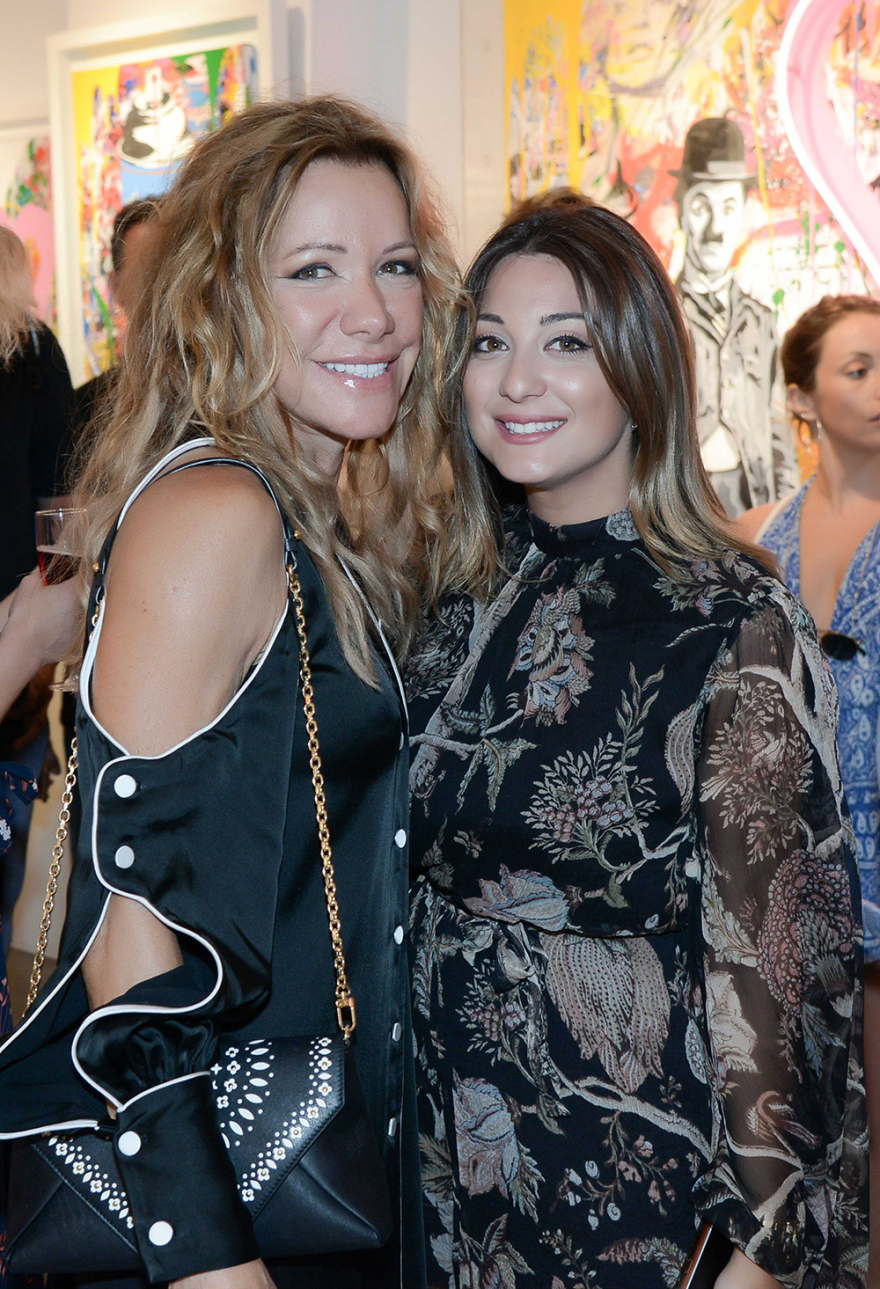 Μύκονος: Εγκαίνια με λαμπερούς καλεσμένους για τον street artist Mr. Brainwash 