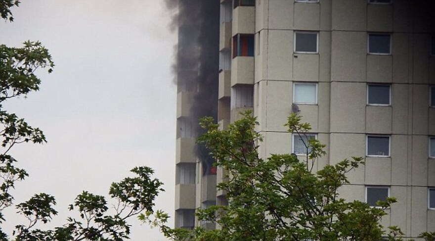 Πυρκαγιά σε 25όροφο κτίριο στο Βόρειο Λονδίνο