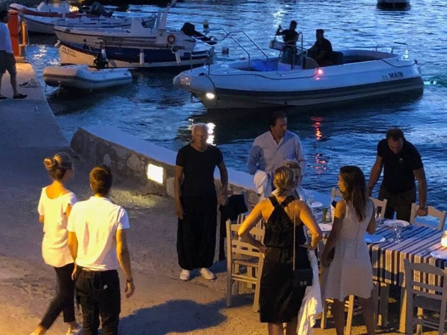 Φωτογραφίες: Ο Τζόρτζιο Αρμάνι απολαμβάνει τις διακοπές του στη Σχοινούσα