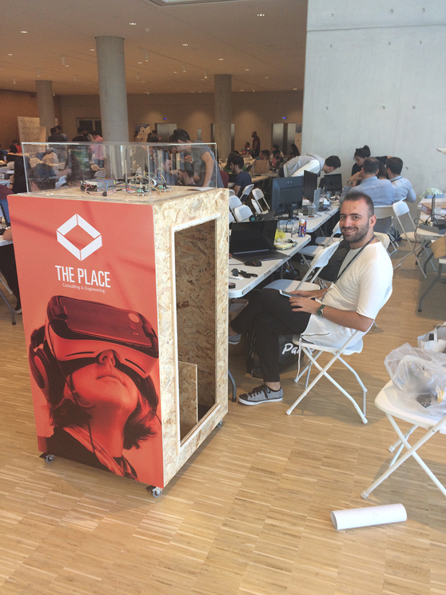 «Έξυπνος» κάδος ανακυκλώνει μόνος τα σκουπίδια