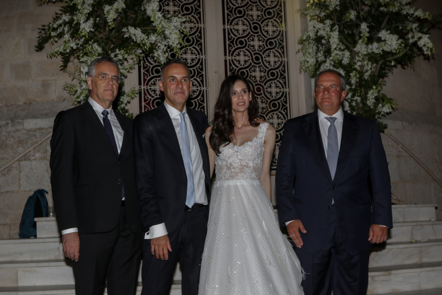 Γάμος αλά... Μουντιάλ με  γιγαντοοθόνες για τον δήμαρχο Γλυφάδας