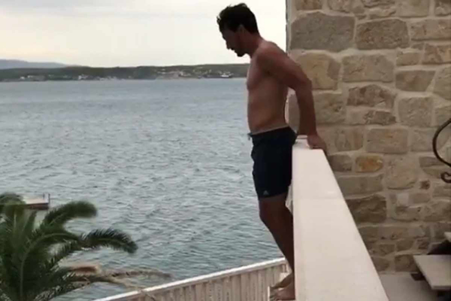 Balconing: Η τρέλα που σκοτώνει τουρίστες σε δημοφιλείς τουριστικούς προορισμούς 