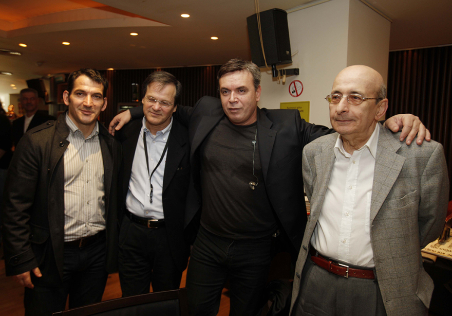 Πανελλήνια θλίψη για την απώλεια του Μάνου Ελευθερίου - Η τελευταία του «εξομολόγηση» στο ΘΕΜΑ 104,6